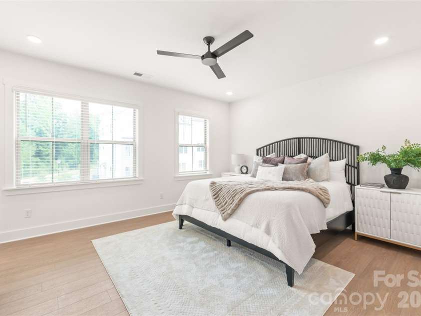 804 Garringer Place, Charlotte, NC 28208.  MLS# CAR4393386, YatesRealty ID 38033. 