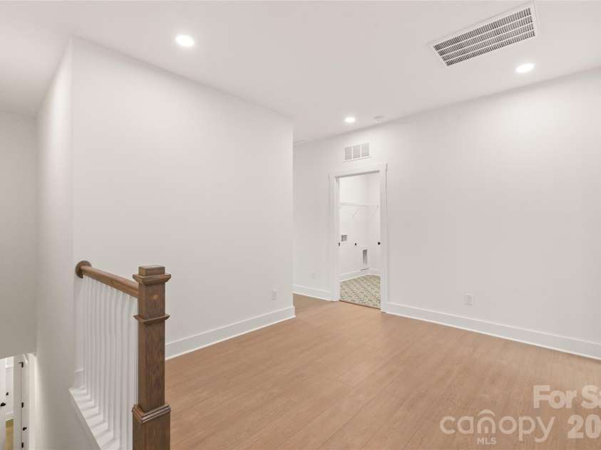804 Garringer Place, Charlotte, NC 28208.  MLS# CAR4393386, YatesRealty ID 38033. 
