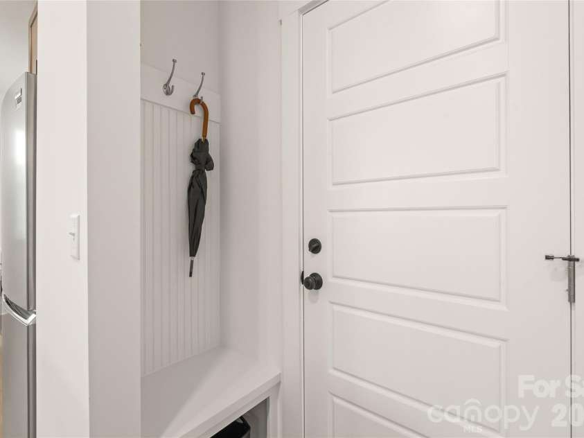 804 Garringer Place, Charlotte, NC 28208.  MLS# CAR4393386, YatesRealty ID 38033. 