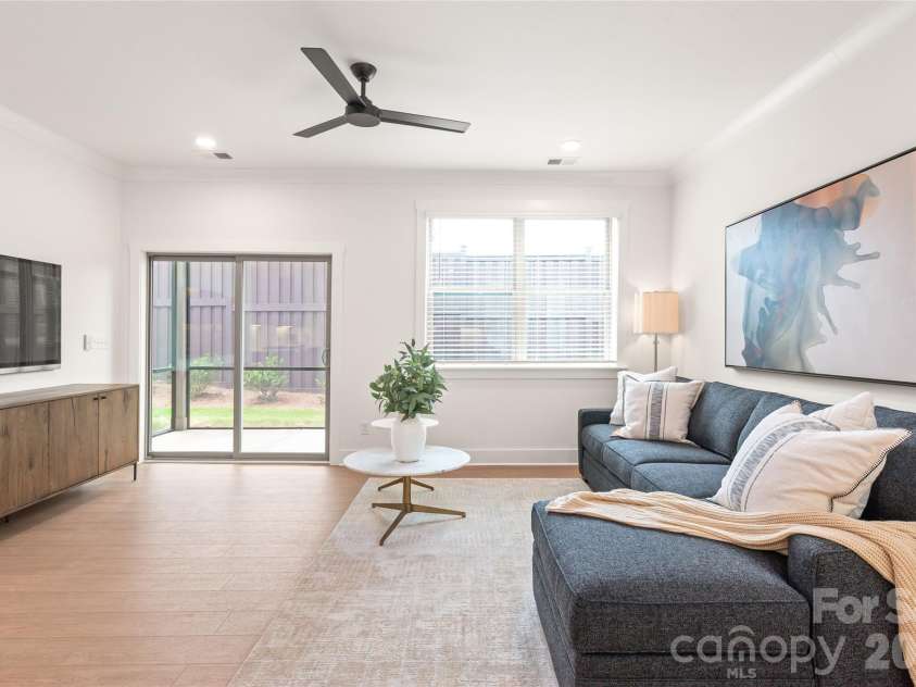 804 Garringer Place, Charlotte, NC 28208.  MLS# CAR4393386, YatesRealty ID 38033. 