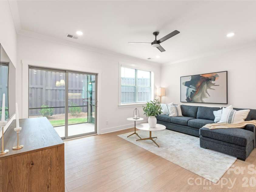 804 Garringer Place, Charlotte, NC 28208.  MLS# CAR4393386, YatesRealty ID 38033. 