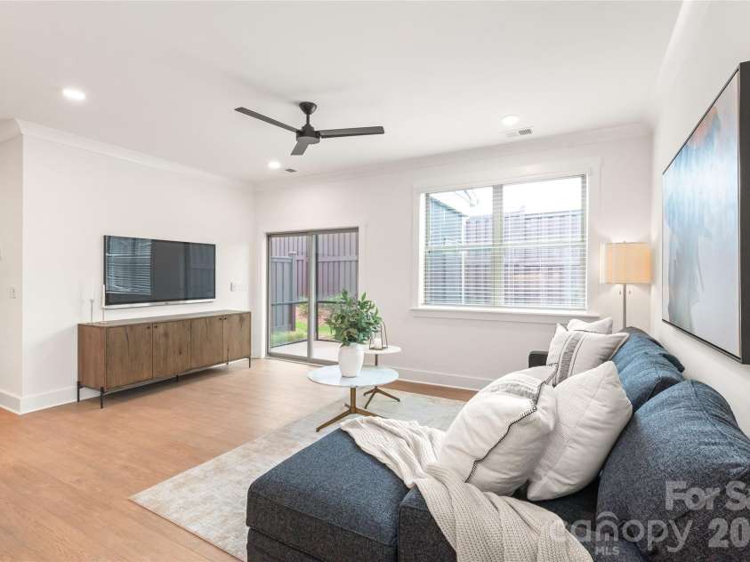 804 Garringer Place, Charlotte, NC 28208.  MLS# CAR4393386, YatesRealty ID 38033. 