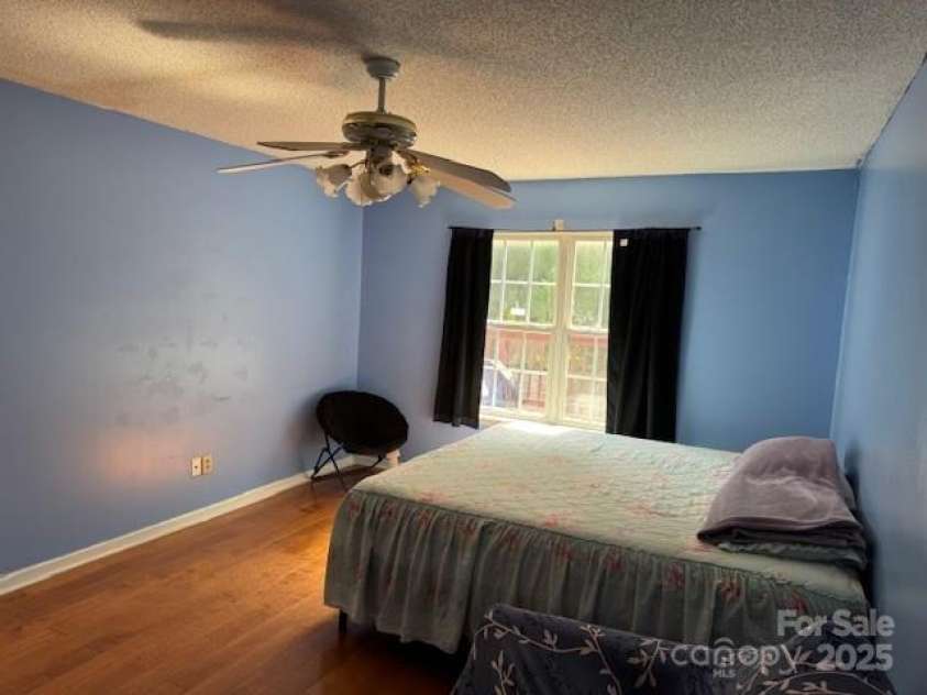 1923 Sloan Drive, Charlotte, NC 28208.  MLS# CAR4299947, YatesRealty ID 38034. 