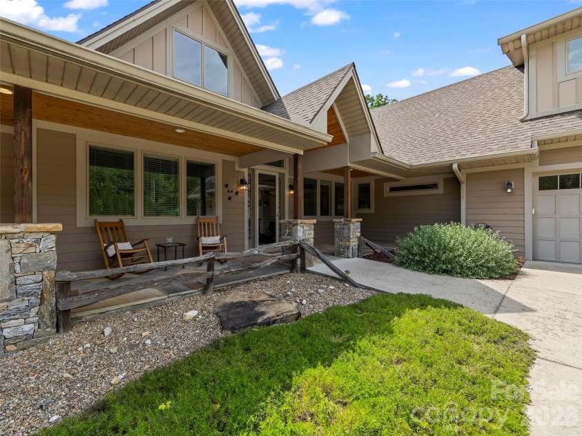 40 Shining Rock Drive, Canton, NC 28716.  MLS# CAR4391939, YatesRealty ID 38035. 