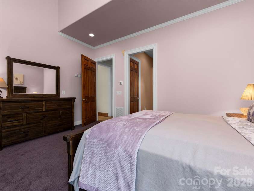 40 Shining Rock Drive, Canton, NC 28716.  MLS# CAR4391939, YatesRealty ID 38035. 