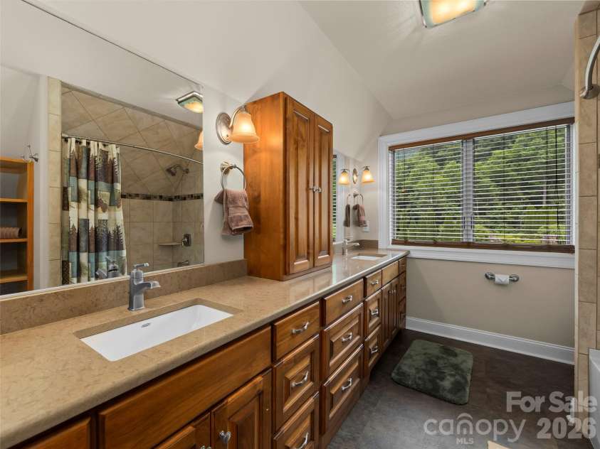 40 Shining Rock Drive, Canton, NC 28716.  MLS# CAR4391939, YatesRealty ID 38035. 