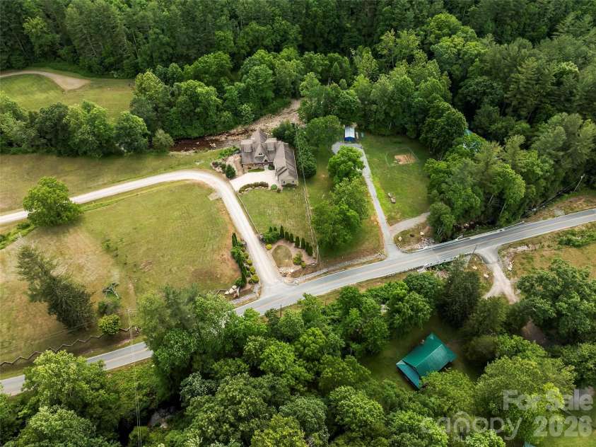 40 Shining Rock Drive, Canton, NC 28716.  MLS# CAR4425446, YatesRealty ID 38035. 