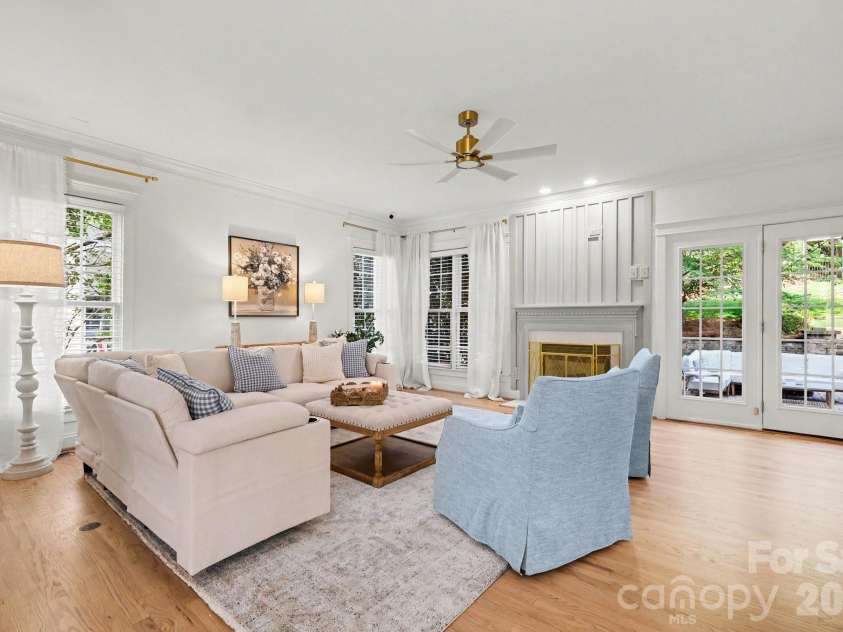 887 Stratford Run Drive, Fort Mill, SC 29708.  MLS# CAR4396442, YatesRealty ID 38036. 