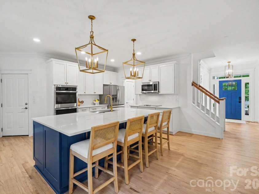 887 Stratford Run Drive, Fort Mill, SC 29708.  MLS# CAR4396442, YatesRealty ID 38036. 