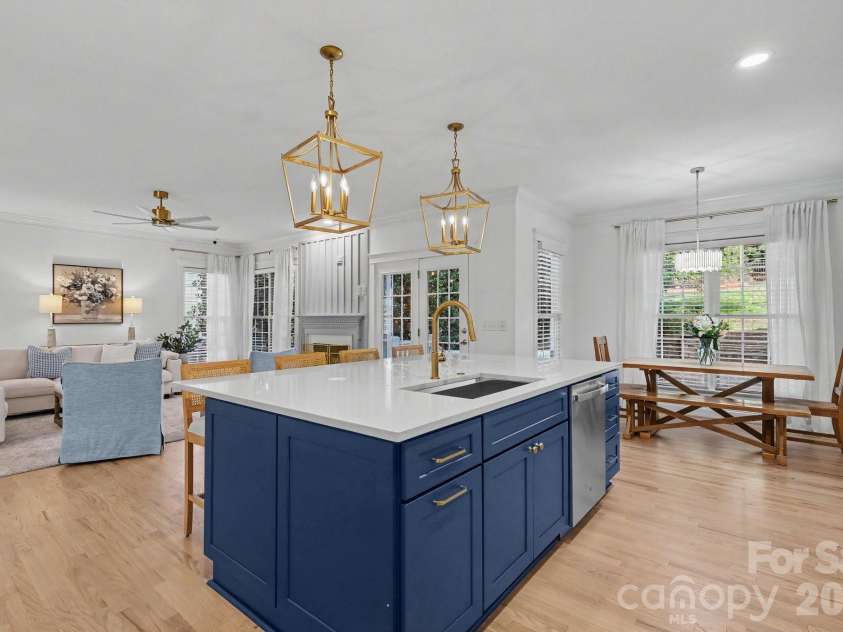 887 Stratford Run Drive, Fort Mill, SC 29708.  MLS# CAR4396442, YatesRealty ID 38036. 