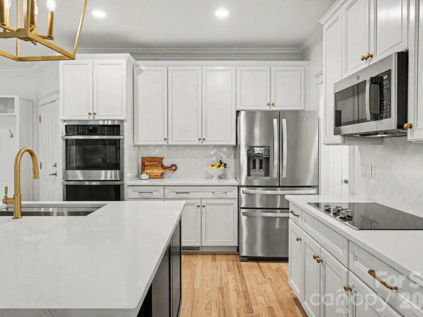 887 Stratford Run Drive, Fort Mill, SC 29708.  MLS# CAR4396442, YatesRealty ID 38036. 