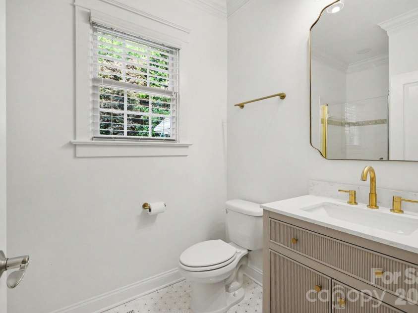 887 Stratford Run Drive, Fort Mill, SC 29708.  MLS# CAR4396442, YatesRealty ID 38036. 