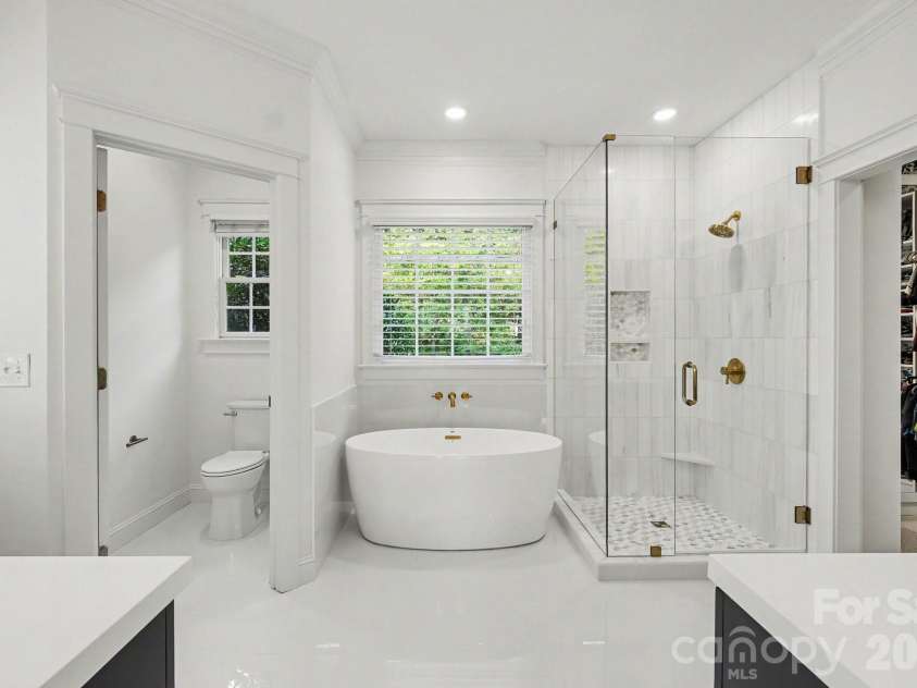 887 Stratford Run Drive, Fort Mill, SC 29708.  MLS# CAR4396442, YatesRealty ID 38036. 