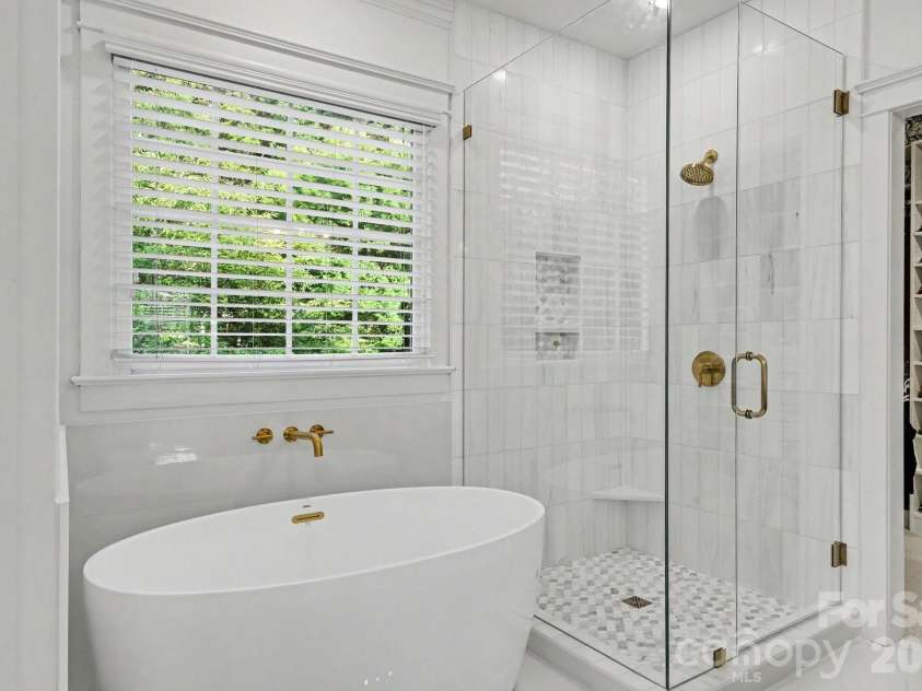 887 Stratford Run Drive, Fort Mill, SC 29708.  MLS# CAR4396442, YatesRealty ID 38036. 