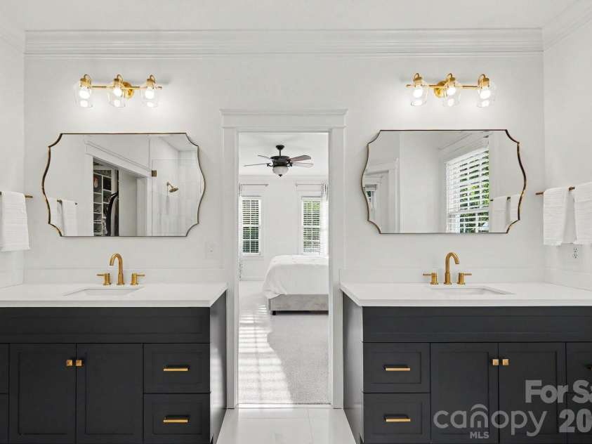 887 Stratford Run Drive, Fort Mill, SC 29708.  MLS# CAR4396442, YatesRealty ID 38036. 