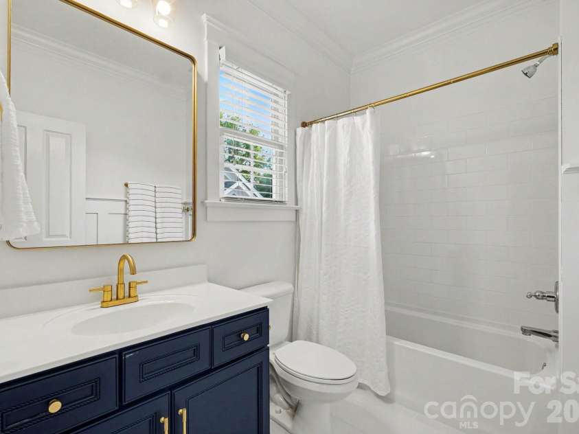 887 Stratford Run Drive, Fort Mill, SC 29708.  MLS# CAR4396442, YatesRealty ID 38036. 