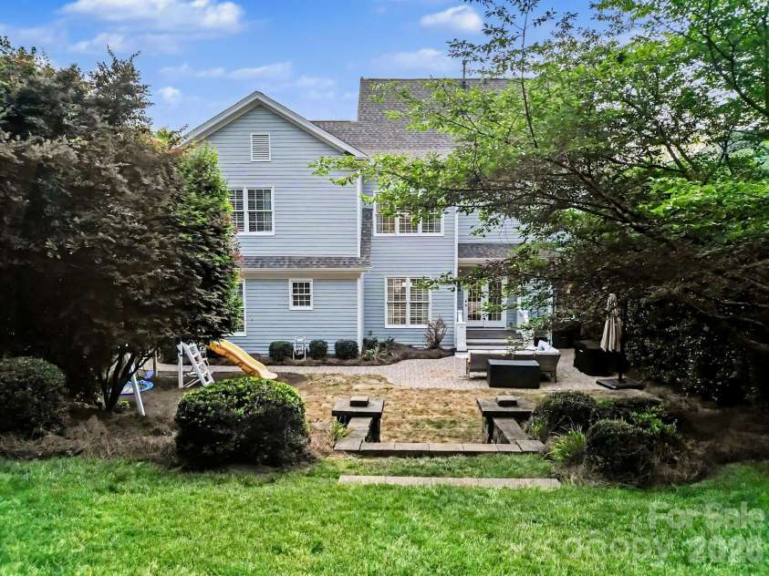 887 Stratford Run Drive, Fort Mill, SC 29708.  MLS# CAR4396442, YatesRealty ID 38036. 