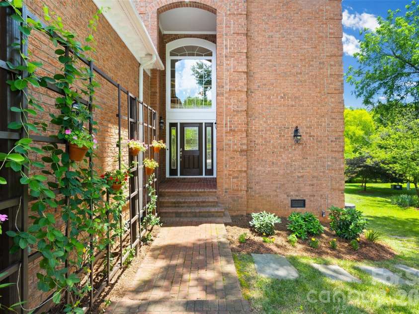 636 Landsdowne Court, Fort Mill, SC 29708.  MLS# CAR4397187, YatesRealty ID 38037. 