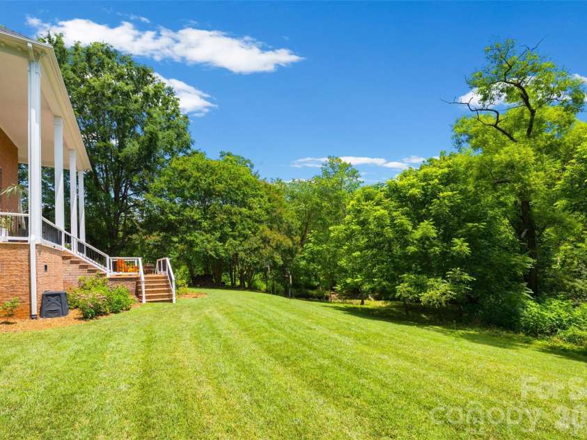 636 Landsdowne Court, Fort Mill, SC 29708.  MLS# CAR4397187, YatesRealty ID 38037. Huge, private backyard