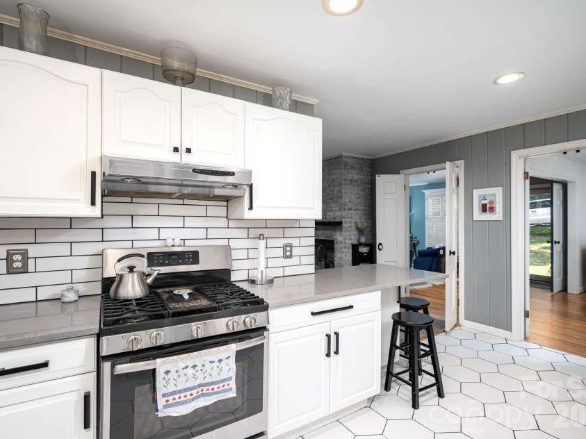 504 Dogwood Lane, Belmont, NC 28012.  MLS# CAR4398202, YatesRealty ID 38039. 
