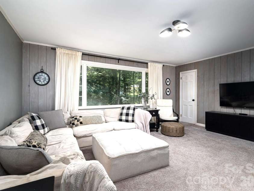 504 Dogwood Lane, Belmont, NC 28012.  MLS# CAR4398202, YatesRealty ID 38039. 