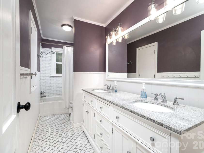 504 Dogwood Lane, Belmont, NC 28012.  MLS# CAR4398202, YatesRealty ID 38039. 