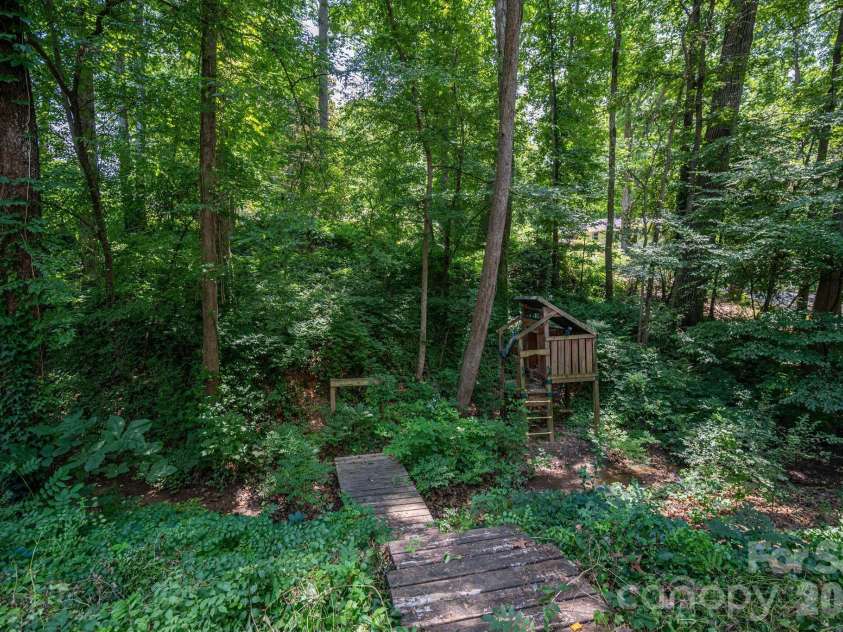 504 Dogwood Lane, Belmont, NC 28012.  MLS# CAR4398202, YatesRealty ID 38039. 