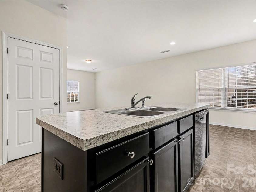 1526 Glenbar Court, Clover, SC 29710.  MLS# CAR4337838, YatesRealty ID 3804. Kitchen