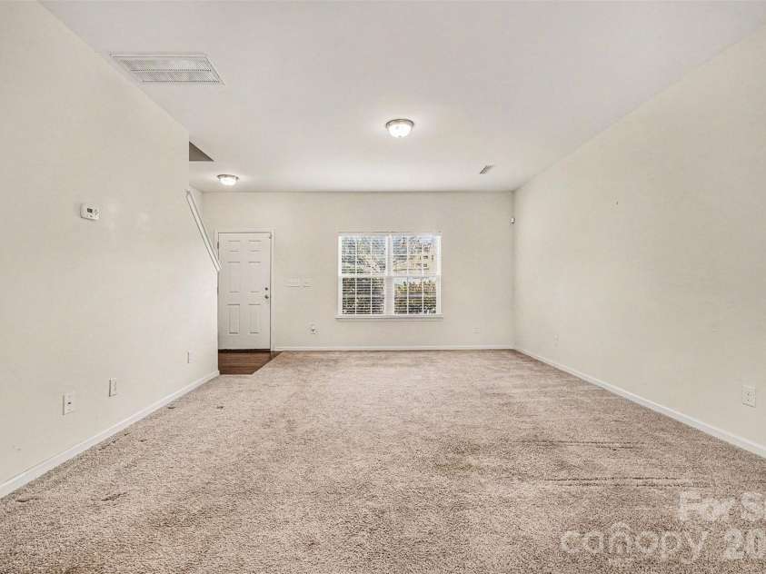 1526 Glenbar Court, Clover, SC 29710.  MLS# CAR4337838, YatesRealty ID 3804. Living Room