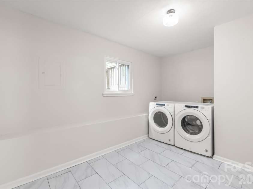 10129 Eagle Court, Charlotte, NC 28277.  MLS# CAR4399688, YatesRealty ID 38042. 