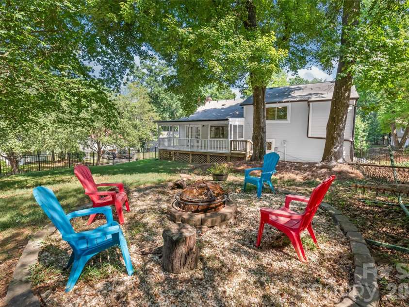 10129 Eagle Court, Charlotte, NC 28277.  MLS# CAR4399688, YatesRealty ID 38042. 
