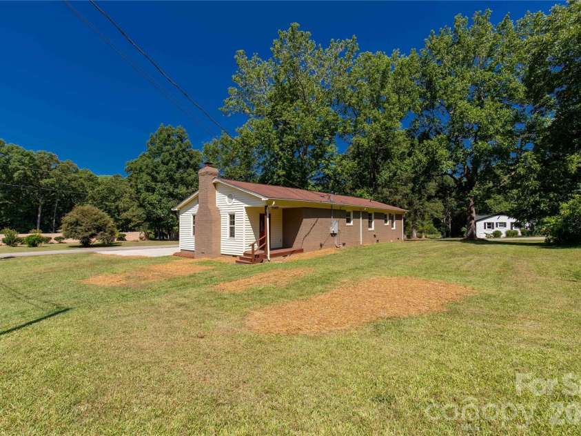 151 Old Gregory Lane, Lancaster, SC 29720.  MLS# CAR4402110, YatesRealty ID 38046. 