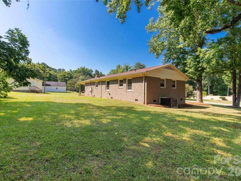 151 Old Gregory Lane, Lancaster, SC 29720.  MLS# CAR4402110, YatesRealty ID 38046. 