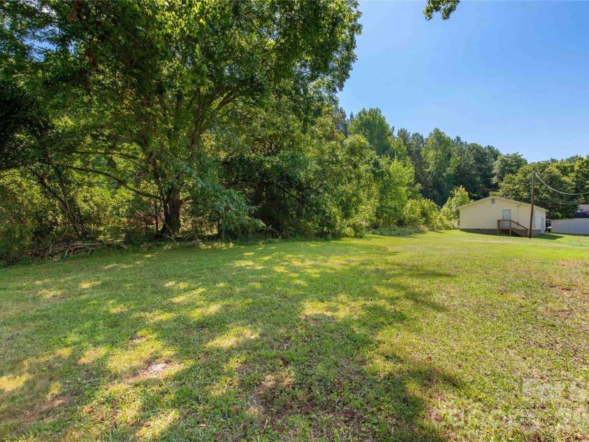 151 Old Gregory Lane, Lancaster, SC 29720.  MLS# CAR4402110, YatesRealty ID 38046. 
