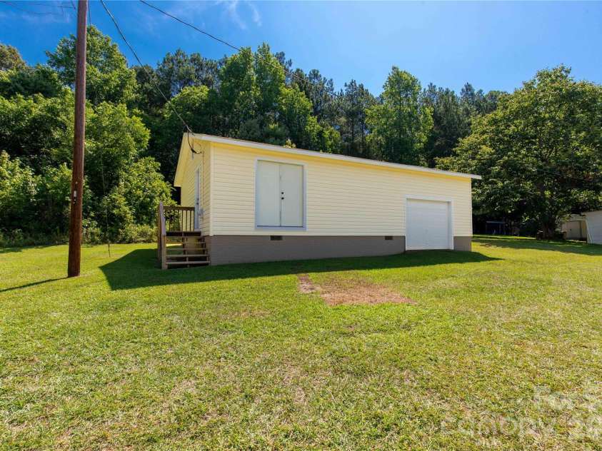 151 Old Gregory Lane, Lancaster, SC 29720.  MLS# CAR4402110, YatesRealty ID 38046. 