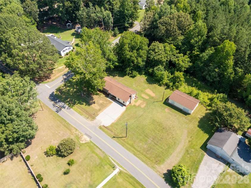 151 Old Gregory Lane, Lancaster, SC 29720.  MLS# CAR4402110, YatesRealty ID 38046. 
