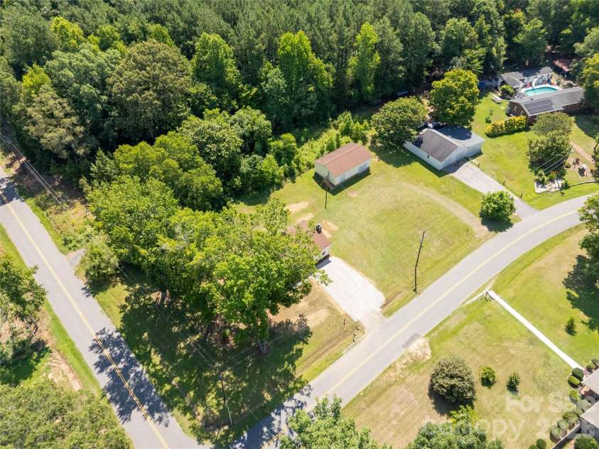 151 Old Gregory Lane, Lancaster, SC 29720.  MLS# CAR4402110, YatesRealty ID 38046. 