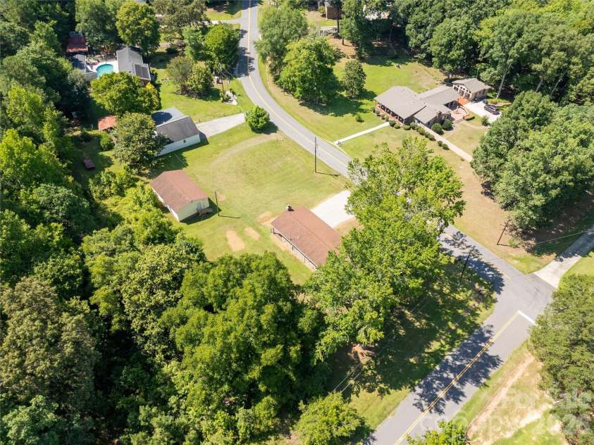 151 Old Gregory Lane, Lancaster, SC 29720.  MLS# CAR4402110, YatesRealty ID 38046. 
