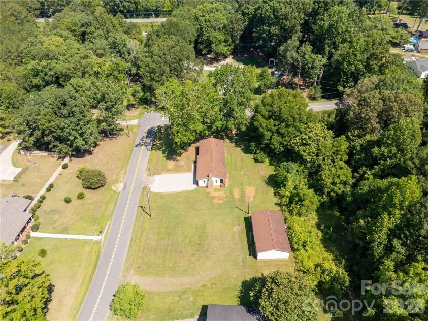 151 Old Gregory Lane, Lancaster, SC 29720.  MLS# CAR4402110, YatesRealty ID 38046. 