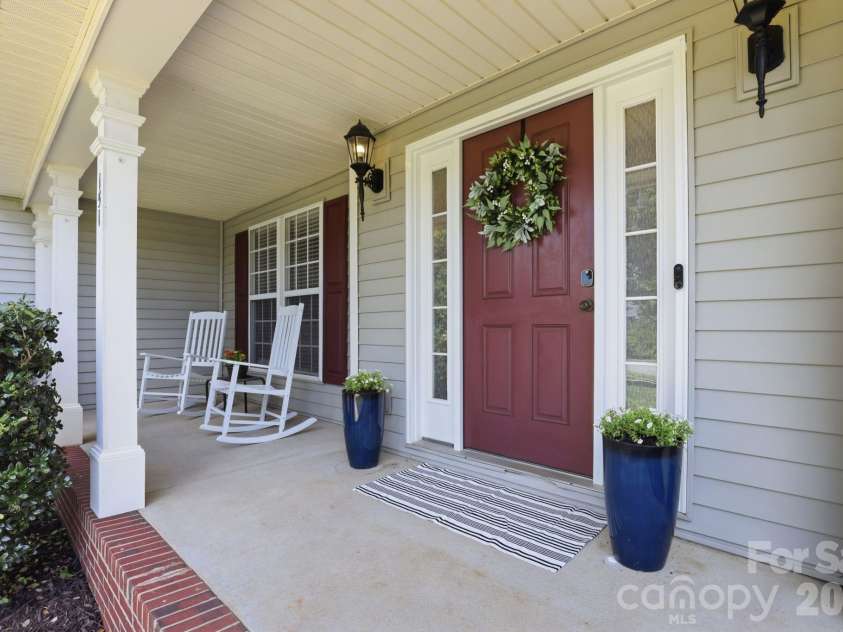 151 Corona Circle, Mooresville, NC 28117.  MLS# CAR4402509, YatesRealty ID 38047. 