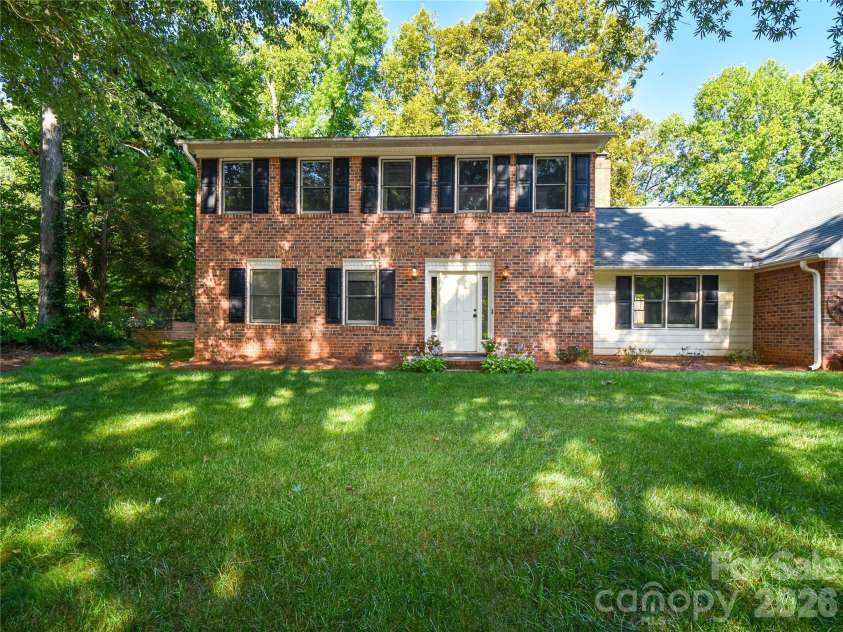 792 Reaford Road, Winston Salem, NC 27104.  MLS# CAR4397982, YatesRealty ID 38048. 