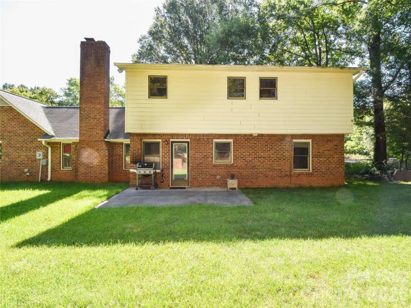 792 Reaford Road, Winston Salem, NC 27104.  MLS# CAR4397982, YatesRealty ID 38048. 