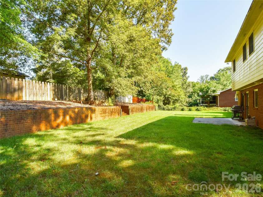 792 Reaford Road, Winston Salem, NC 27104.  MLS# CAR4397982, YatesRealty ID 38048. 