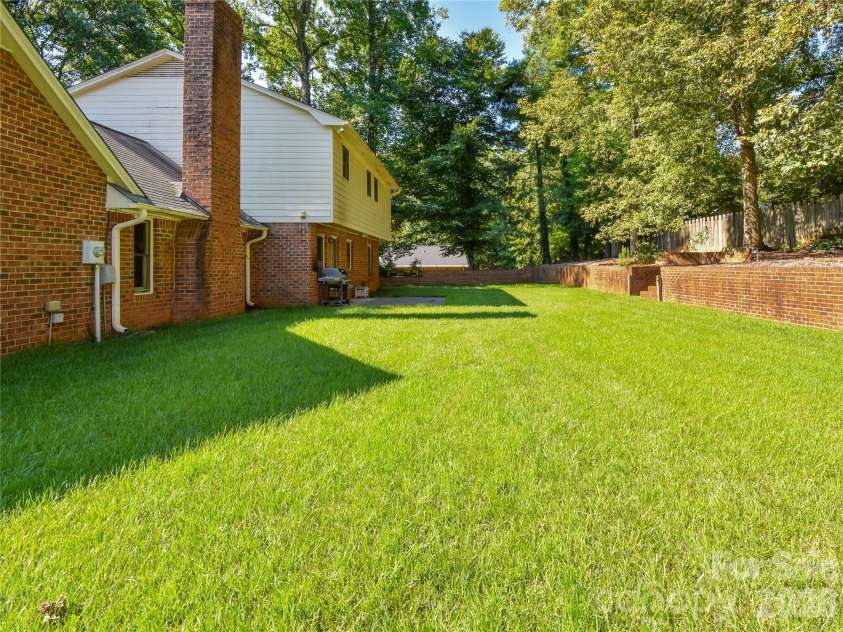 792 Reaford Road, Winston Salem, NC 27104.  MLS# CAR4397982, YatesRealty ID 38048. 