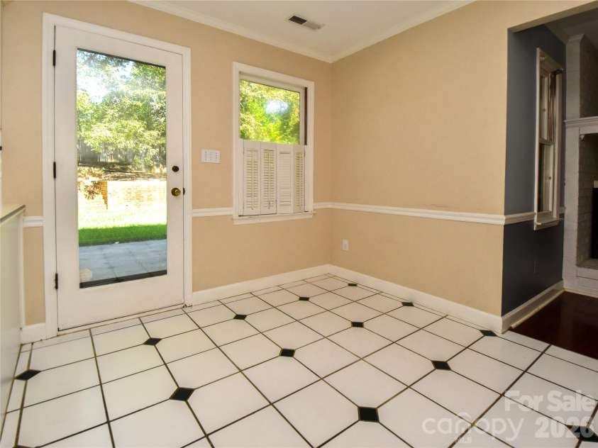 792 Reaford Road, Winston Salem, NC 27104.  MLS# CAR4397982, YatesRealty ID 38048. 