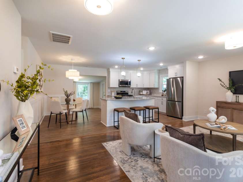 3721 Bankston Place, Charlotte, NC 28215.  MLS# CAR4394807, YatesRealty ID 38049. 