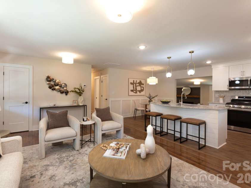 3721 Bankston Place, Charlotte, NC 28215.  MLS# CAR4394807, YatesRealty ID 38049. 