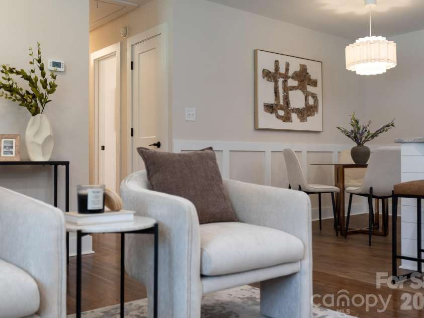 3721 Bankston Place, Charlotte, NC 28215.  MLS# CAR4394807, YatesRealty ID 38049. 