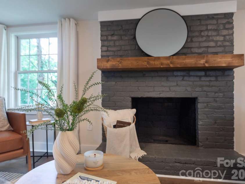 3721 Bankston Place, Charlotte, NC 28215.  MLS# CAR4394807, YatesRealty ID 38049. 