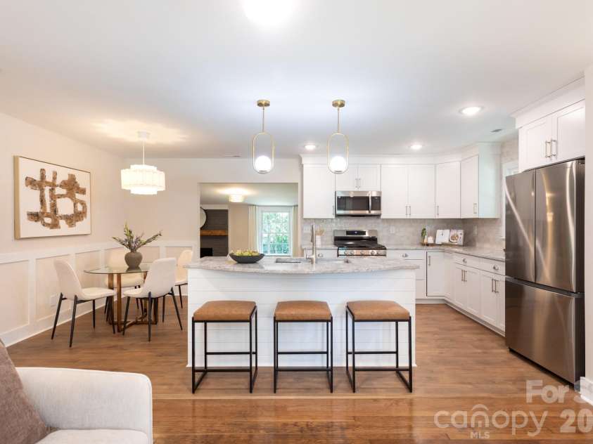 3721 Bankston Place, Charlotte, NC 28215.  MLS# CAR4394807, YatesRealty ID 38049. 